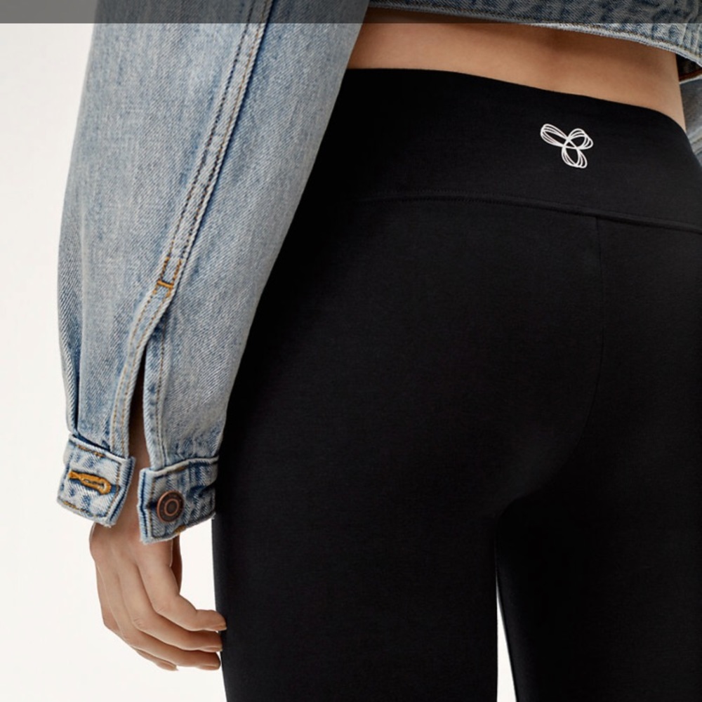 Aritzia TNA equator cropped legging